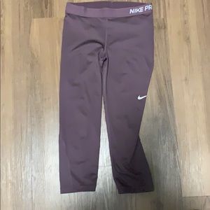Nike pro crop leggings